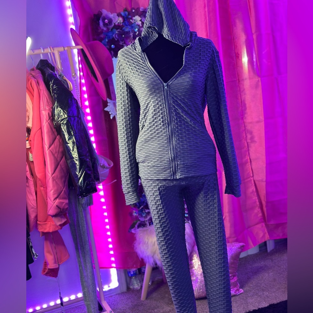 Women’s gray hooded  yoga tracksuit